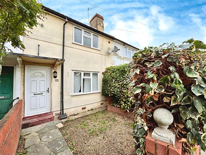2 Bedroom Terraced House To Rent In Warburton Road, Twickenham, TW2