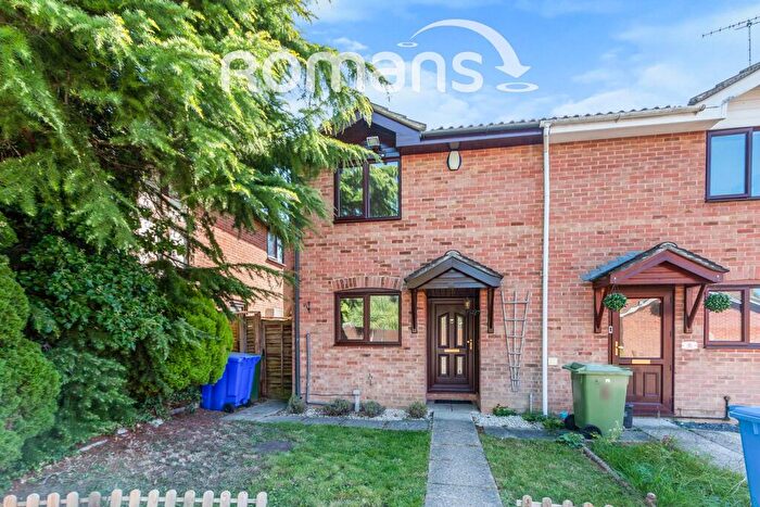 2 Bedroom Semi-Detached House To Rent In Sandown Crescent, Aldershot, GU11