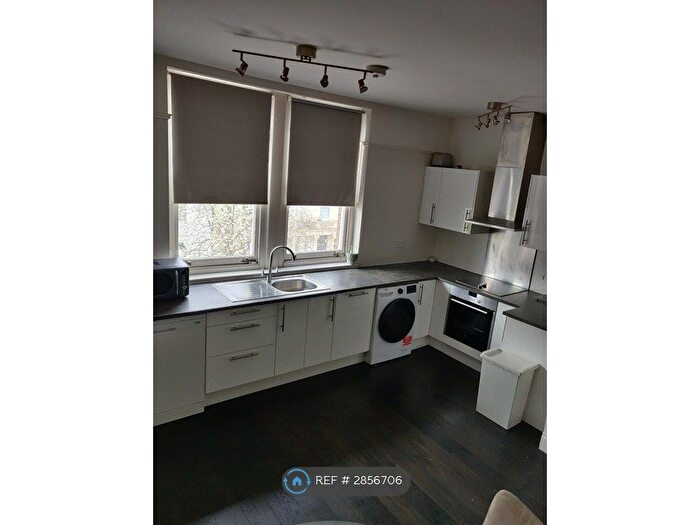 2 Bedroom Flat To Rent In Holland Road, London, W14