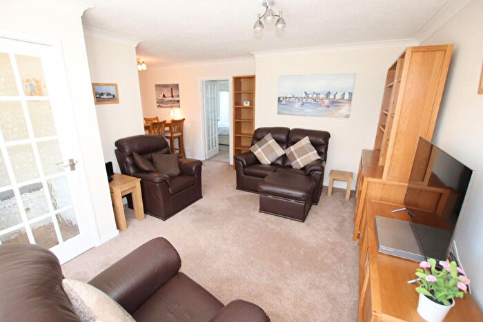 2 Bedroom Bungalow For Sale In Lyon Close, Clacton On Sea, CO15