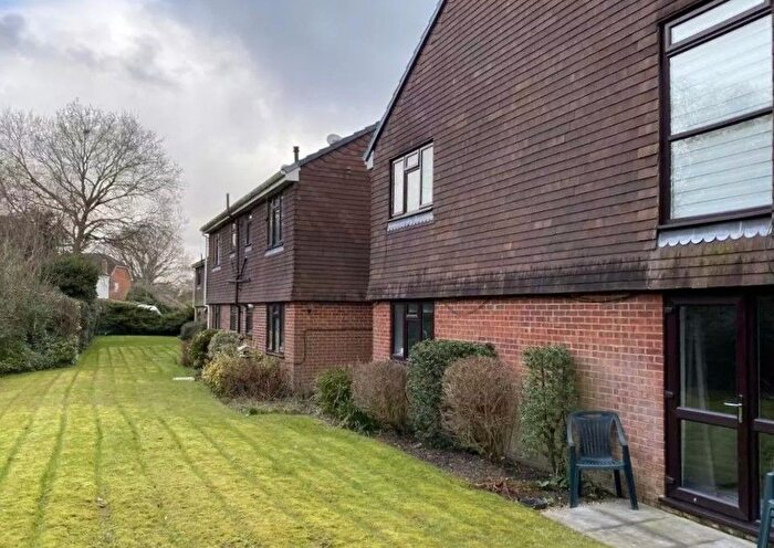 1 Bedroom Flat To Rent In Robyns Way, Edenbridge, TN8