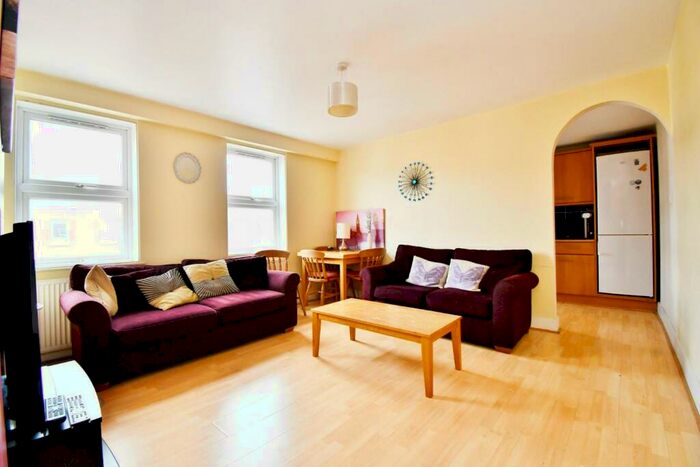 3 Bedroom Flat To Rent In Germander Way, Stratford, E15