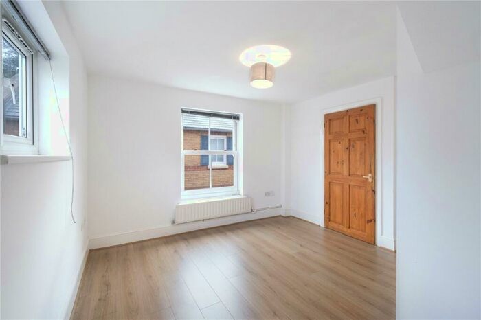 2 Bedroom Semi-Detached House To Rent In Albert Square, London, E15