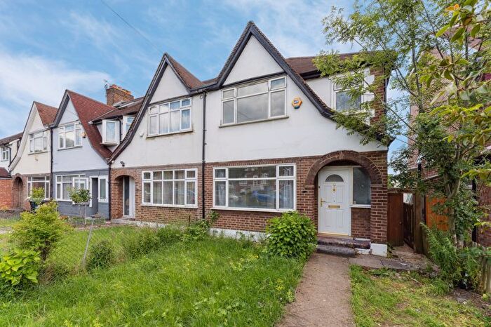 3 Bedroom End Of Terrace House To Rent In The Fairway, Northolt, Middlesex, UB5