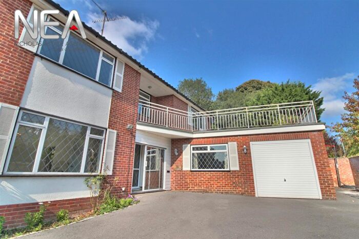 4 Bedroom Detached House To Rent In Surley Row, Emmer Green, Reading, RG4