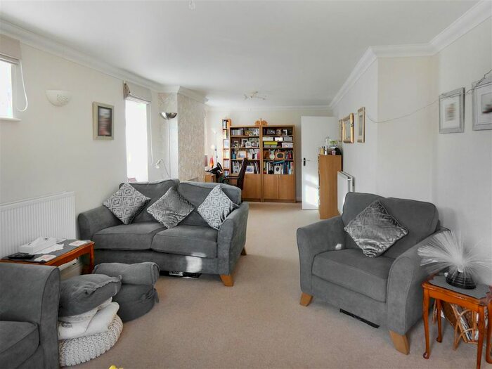3 Bedroom Detached Bungalow For Sale In Acre Close, Rustington