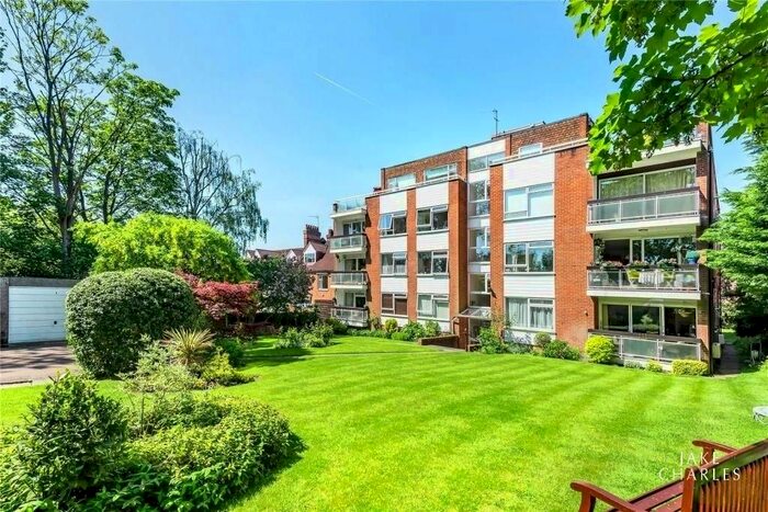 2 Bedroom Flat To Rent In Baronsmere Court, Manor Road, Barnet, EN5