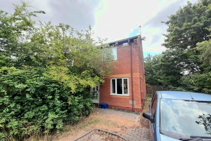 2 Bedroom End Of Terrace House To Rent In Dorking Place, Milton Keynes, MK5