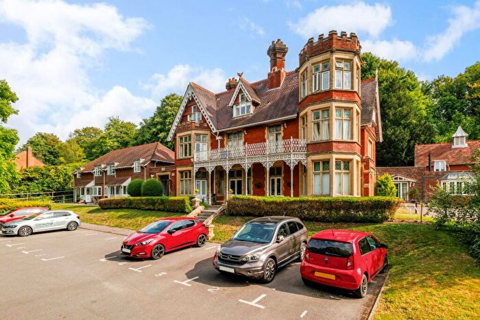 2 Bedroom Flat For Sale In Hughendon Manor, Petersfinger, Salisbury, SP5