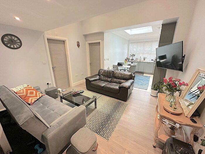 1 Bedroom Flat To Rent In Church Lane, East Finchley, London, N2