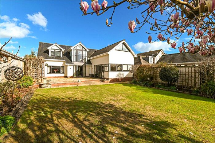 4 Bedroom Detached House For Sale In York Avenue, New Milton, BH25