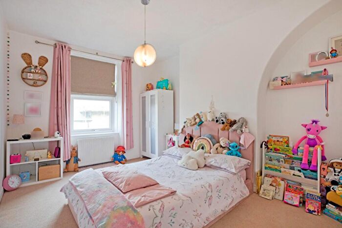 3 Bedroom Terraced House For Sale In Leeds Road, Ilkley, LS29