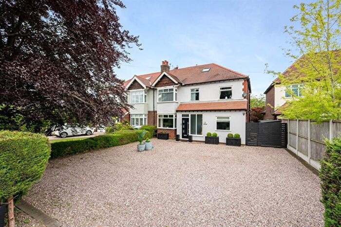 4 Bedroom Semi-Detached House For Sale In Wilmslow Road, Mottram St. Andrew, SK10