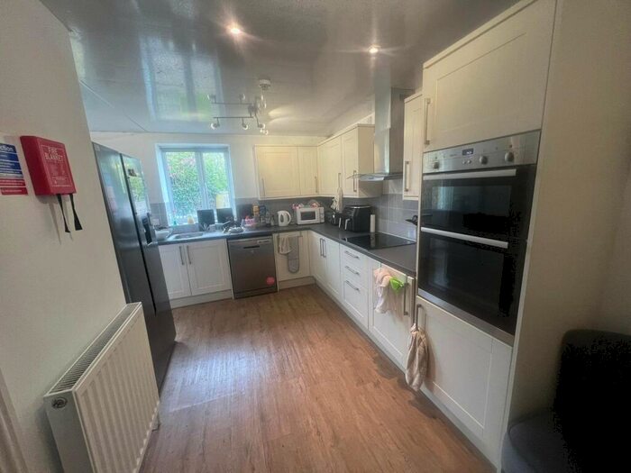 6 Bedroom House To Rent In Ferndale Road, Bristol, BS7