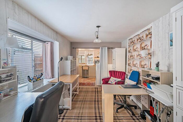 2 Bedroom Cottage For Sale In St Thomas Street, Wells, BA5