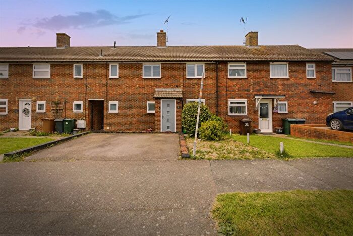3 Bedroom Terraced House For Sale In Nettlefield, Kennington, Ashford, TN24
