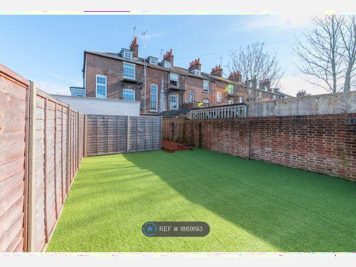 3 Bedroom Flat To Rent In Southampton Street, Reading, RG1