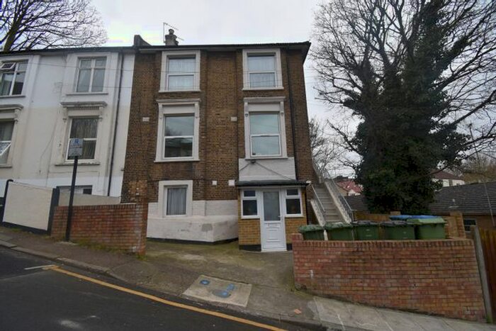 2 Bedroom Flat To Rent In Willenhall Road, London, SE18