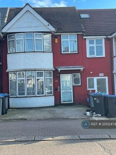 3 Bedroom Terraced House To Rent In Princes Avenue, London, NW9