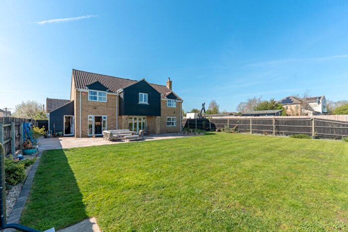 4 Bedroom Detached House For Sale In Blacksmiths End, Bluntisham, Huntingdon, Cambridgeshire, PE28