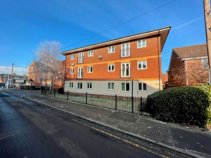1 Bedroom Apartment To Rent In Northway, Newbury, RG14