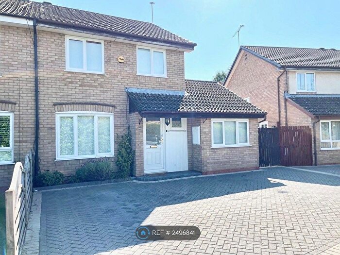 3 Bedroom Semi-Detached House To Rent In Victor Way, Woodley, Reading, RG5
