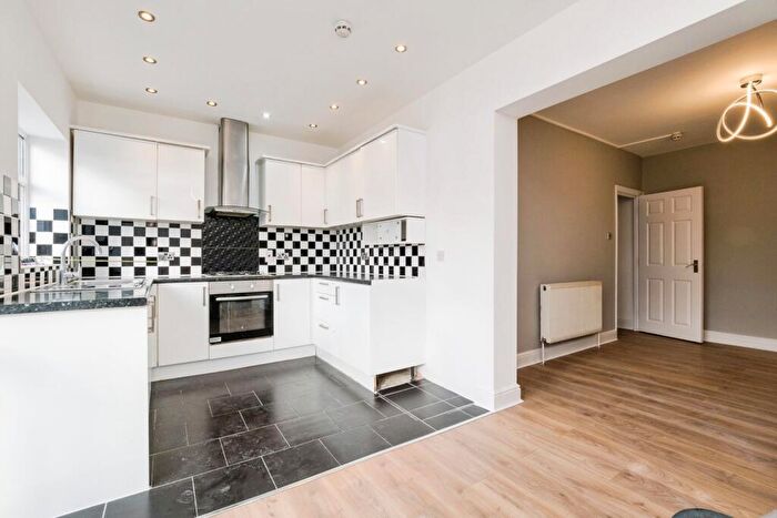 4 Bedroom House To Rent In Wainfleet Avenue, Romford, RM5