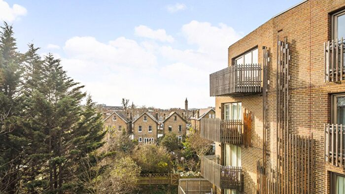2 Bedroom Flat To Rent In - Lee High Road, London, SE13
