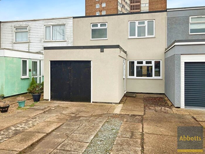 3 Bedroom Property To Rent In Jones Close, Southend-On-Sea, SS2