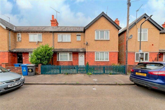 3 Bedroom Semi-Detached House To Rent In Raymond Road, SL6