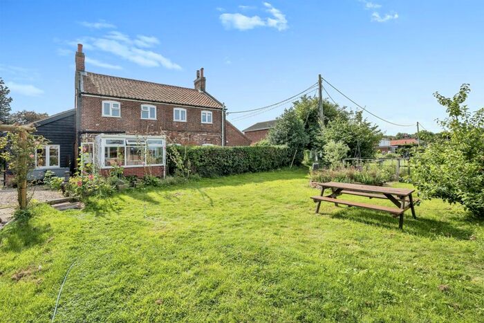 3 Bedroom Semi-Detached House For Sale In Town Road, Ingham, Norwich, NR12