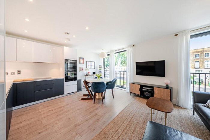 2 Bedroom Apartment For Sale In Queens Road, London, SE15