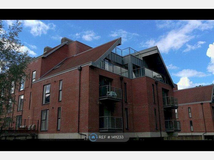 2 Bedroom Flat To Rent In Candleford Court, Buckingham, MK18