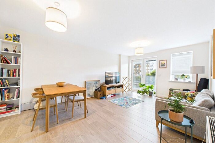 2 Bedroom Apartment To Rent In Heathland Court, Grebe Way, Maidenhead, Berkshire, SL6