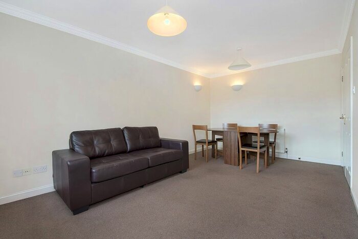 2 Bedroom Flat To Rent In Waterside House, Theed Street, London, SE1