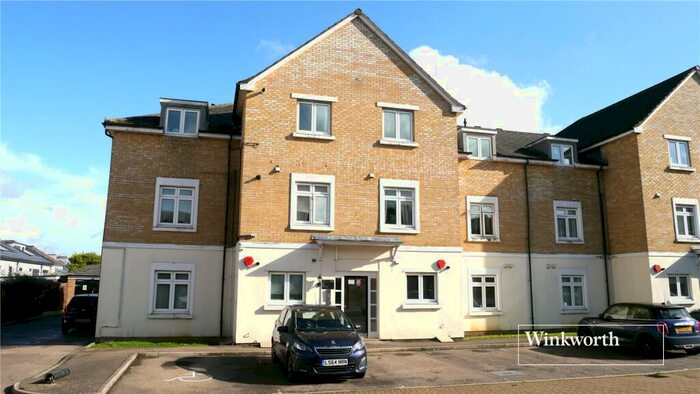 1 Bedroom Apartment To Rent In Brownlow Close, New Barnet, EN4