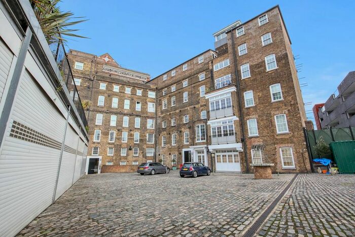 3 Bedroom Flat To Rent In Mumford Mills, Greenwich High Road, London, SE10