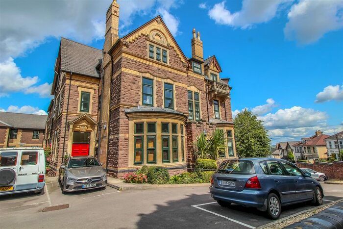 2 Bedroom Flat For Sale In Cwrt Pencraig, Newport, NP20