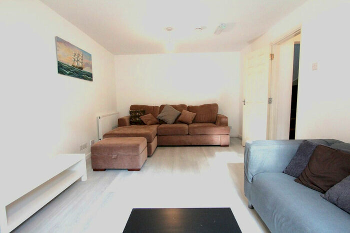 4 Bedroom Flat To Rent In Addington Road, Reading, Berkshire, RG1