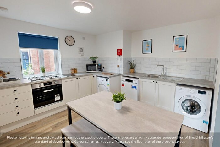 4 Bedroom Flat To Rent In Whiteladies Road, BS8