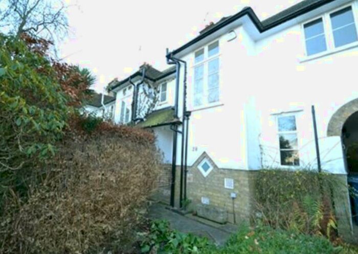 3 Bedroom Cottage To Rent In Creswick Walk, London, NW11