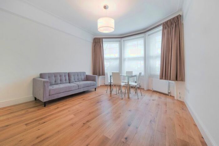 3 Bedroom Flat To Rent In Ridgmount Gardens, Fitzrovia, WC1E