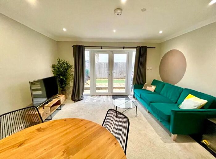 2 Bedroom Apartment To Rent In Cowbridge Road East, Cardiff, CF5