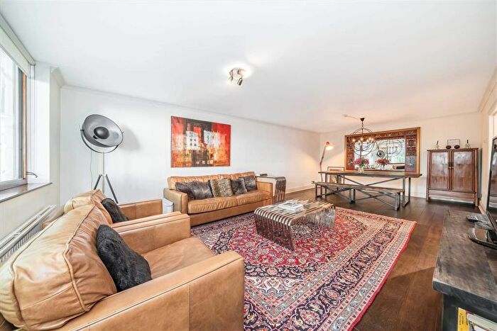 3 Bedroom Flat To Rent In Rutland Gate, South Kensington, SW7