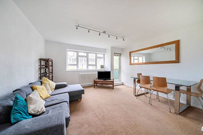 2 Bedroom Flat For Sale In Evesham House, Victoria, London, SW1V