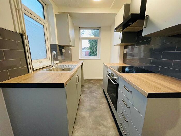 2 Bedroom House To Rent In Avenue Road Extension, Leicester, LE2