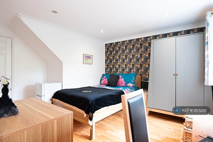 Studio To Rent In Chieftain Way, Cambridge, CB4