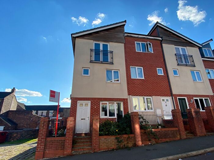4 Bedroom Town House For Sale In Brentleigh Way, Stoke-On-Trent, Staffordshire, ST1