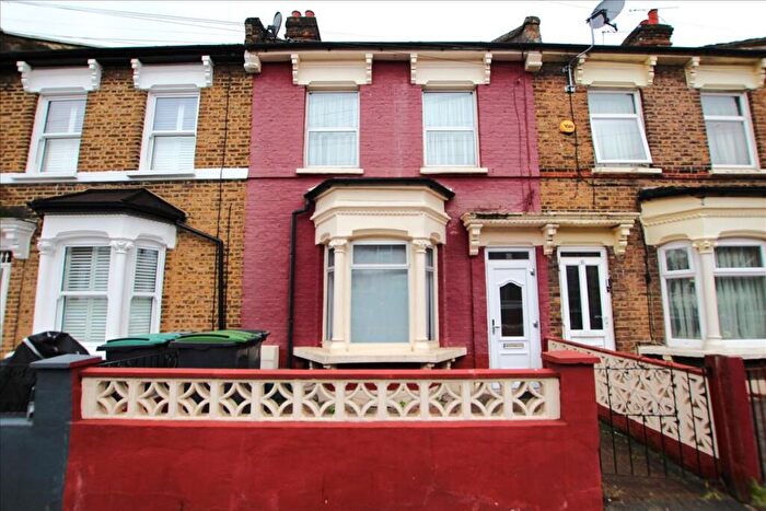 3 Bedroom Terraced House To Rent In Birkbeck Road, Tottenham, London, N17