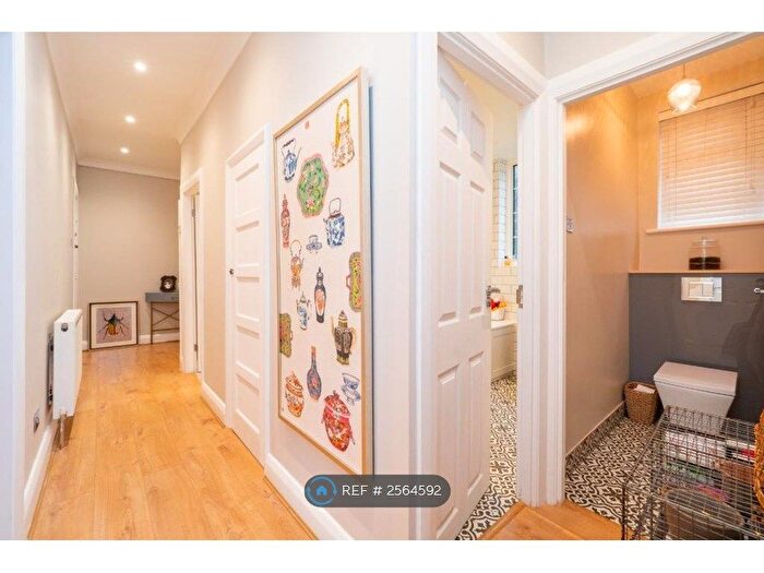 2 Bedroom Flat To Rent In Briar Court, Cheam, Sutton, SM3